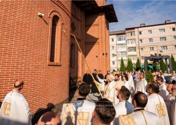 Trei decenii de credință și jertfelnicie, încununate prin sfințirea Bisericii „Sfântul Mare Mucenic Gheorghe” din Burdujeni