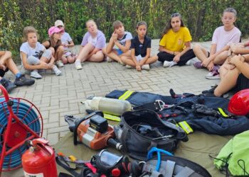 Peste 60 de copii din Satu Nou au descoperit lumea pompierilor