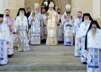 Hram la Putna: În vremurile noastre, avem tot mai multă nevoie de Născătoarea de Dumnezeu