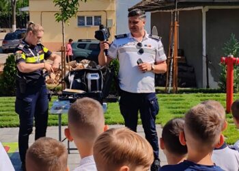 Academia micilor polițiști: copiii din Darabani au descoperit lumea poliției