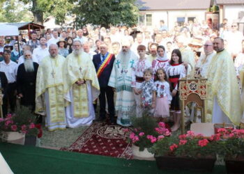 Zi de mare sărbătoare pentru comunitatea din Negreni. IPS Teofan a oficiat slujba de sfințire a noilor așezăminte ale Parohiei „Sfântul Ilie Tesviteanul”