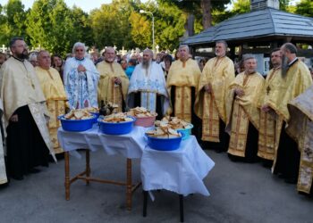 Biserica „Pacea” din Botoșani își sărbătorește hramul. Două zile de rugăciune și sărbătoare în cinstea Nașterii Maicii Domnului
