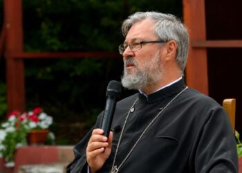„Împreună în Hristos”. Conferință despre tineri și familia creștină, susținută de părintele Marius Ciobanu