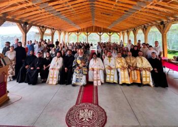 Pelerinajul de la Mănăstirea Mono a marcat începutul Postului Adormirii Maicii Domnului în Episcopia Canadei