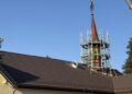 Românii din Neuchâtel, Elveția, continuă renovarea bisericii lor: Au început lucrările la turlă