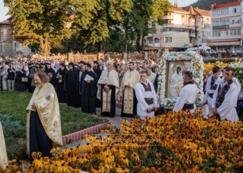 Icoana făcătoare de minuni a Maicii Domnului de la Mănăstirea Rarău a călătorit pentru a treia oară prin Câmpulung Moldovenesc