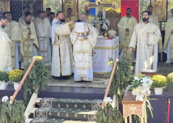 Noua biserică din Loturi Enescu, sfințită în prezența Mitropolitului Teofan