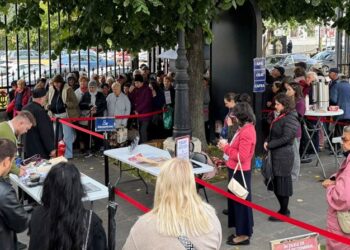 Masă caldă pentru cei aflați în nevoie, la Iași. Proiectul „5 pâini și 2 pești” intră într-o scurtă pauză