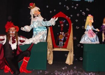 „Motanul încălțat”, pe scena Teatrului Vasilache din Botoșani