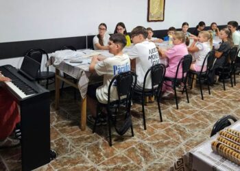 Atelier de pricesne la Biserica „Duminica Mare” din Botoșani. Copiii au descoperit rugăciunea cântată