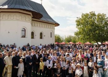 Înaltpreasfințitul Mitropolit Teofan a  sfințit o biserică din Județul Iași