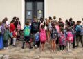 Peste 80 de copii din Botoșani au primit ghiozdane și rechizite pentru noul an școlar