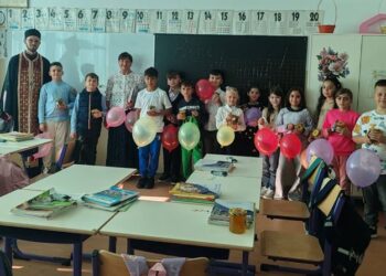 Un nou început de an școlar, cu rugăciune și daruri pentru elevii din Călugăreni