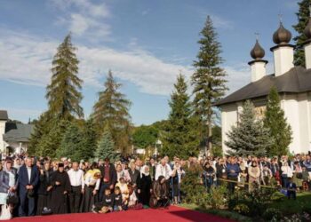 „Oamenii adevărați sunt cei care au înțeles taina smereniei, precum Maica Domnului”, le-a spus IPS Teofan botoșănenilor de la Mănăstirea Vorona