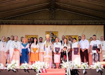 Hramul Parohiei „Sfinții Părinți Ioachim și Ana” – Stejari din Suceava a fost încununat cu Liturghie arhierească
