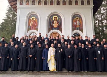 Clericii din eparhiile Mitropoliei Moldovei și Bucovinei, prezenți la cursurile pentru obținerea gradelor profesionale în preoție