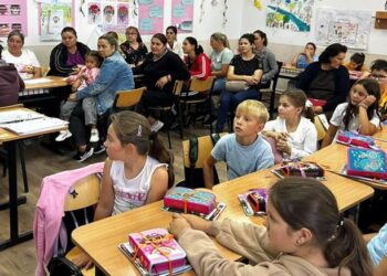 Un nou început pentru beneficiarii Proiectului CARE, la Școala „Petru Șuster” din Costești