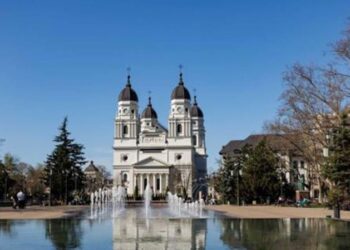 Programul slujbelor la Catedrala Mitropolitană din Iași în perioada hramului Sfintei Cuvioase Parascheva (8-15 octombrie 2026)