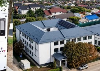 Stații de încărcare pentru mașini electrice, la școlile reabilitate prin PNRR din Botoșani