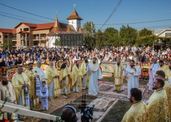 Biserica Mănăstirii Băișești din ținutul Fălticenilor a primit veșmântul sfințirii