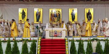 Mii de pelerini și-au unit drumurile și inimile la Iași: Peste 28.000 de persoane, în rugăciune la hramul Sfintei Parascheva