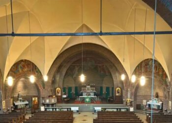 Românii din Amsterdam și-au cumpărat propria biserică. Achiziția a unit comunitatea și asigură păstrarea lăcașului de cult