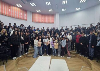 „Școala Urgenței” la Săveni. Elevii au învățat cum pot salva vieți