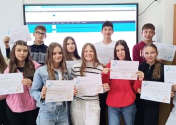 De la protejarea mediului la tehnologia viitorului: noi provocări eTwinning pentru elevii din Unțeni
