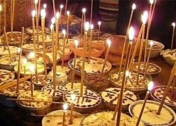 Moșii de toamnă, zi de pomenire a celor adormiți întru Domnul. Credincioșii sunt îndemnați să participe la Sfânta Liturghie