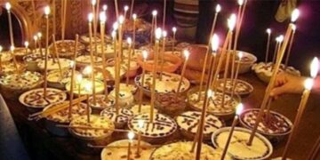 Moșii de toamnă, zi de pomenire a celor adormiți întru Domnul. Credincioșii sunt îndemnați să participe la Sfânta Liturghie