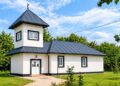 Biserica „Sfinții Apostoli Petru și Pavel” din Putrida, în plin proces de întreținere și înfrumusețare