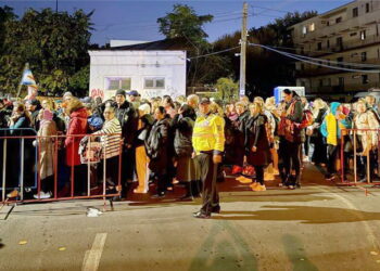 „Am stat 6 ore la coadă, dar nici nu am simţit”. Reacţia unei credincioase la pelerinajul Sfintei Cuvioase Parascheva