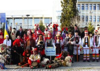 „Dor de Horă” Văculești pregătește datinile și obiceiurile de iarnă. Tradițiile locului merg mai departe